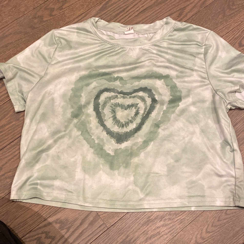 Green heart T- shirt girls 11-12y